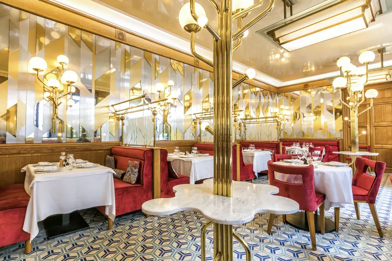Salle, Le Bœuf Couronné, photographié par Maxime Ledieu